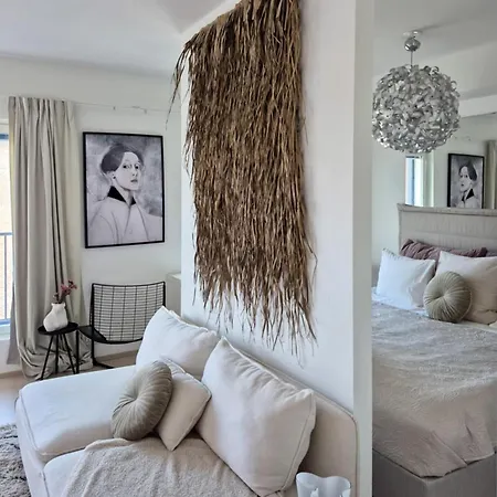 Portside Lux -private Free Parking-1night Cruise Parking Included Apartment