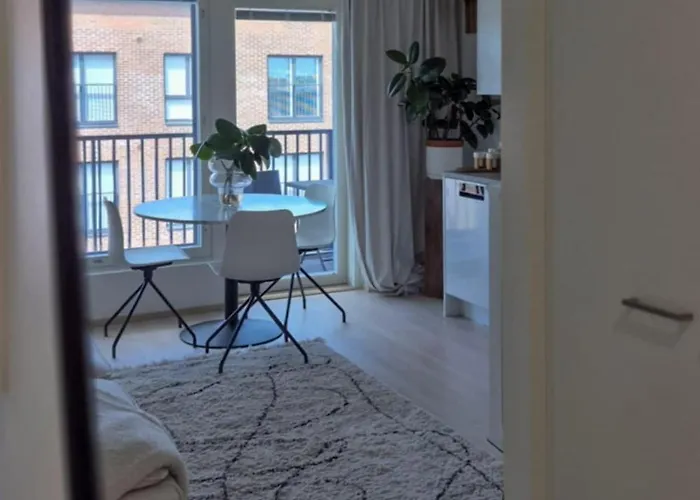 Portside Lux -private Free Parking-1night Cruise Parking Included Daire Turku